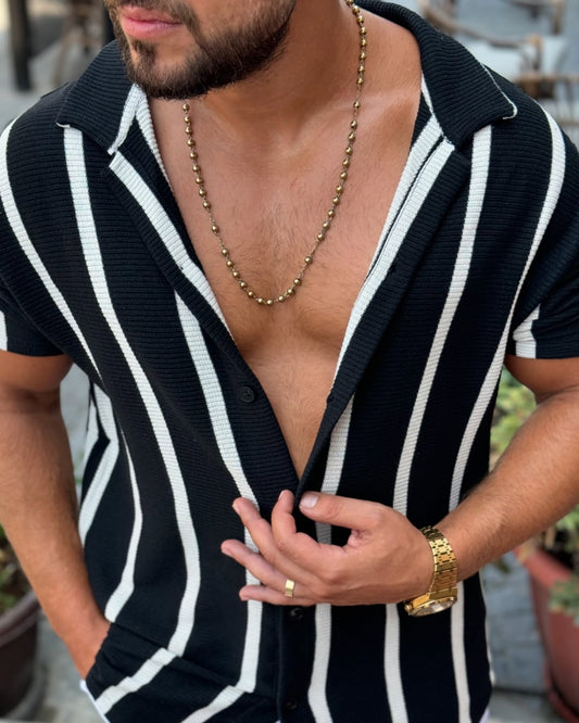 Black and White Shirt — Style 02