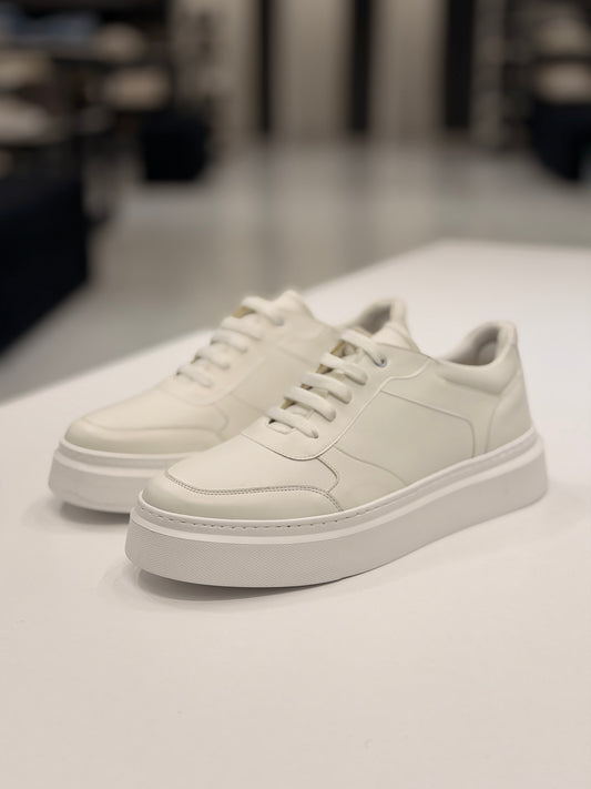 O,Zero Sneakers in White