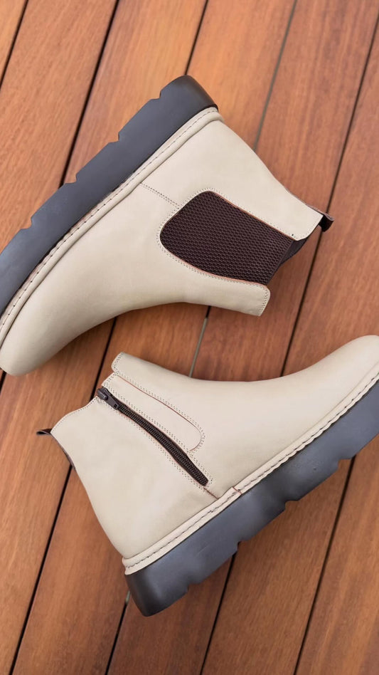 O,Zero Leather Beige Boots With Dark Soles