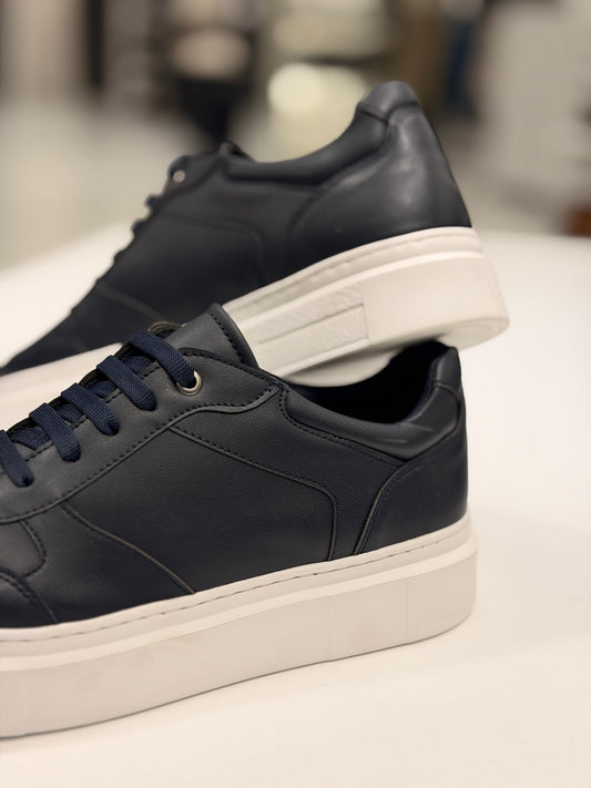 Black Leather O,Zero Sneakers With White Soles