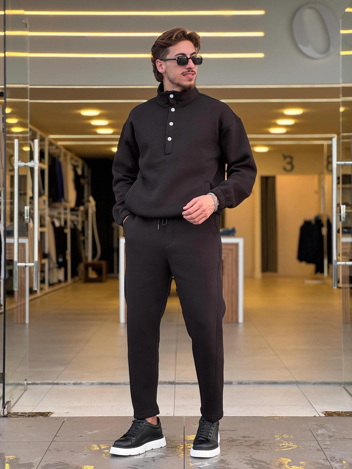 Black Set — Style 02